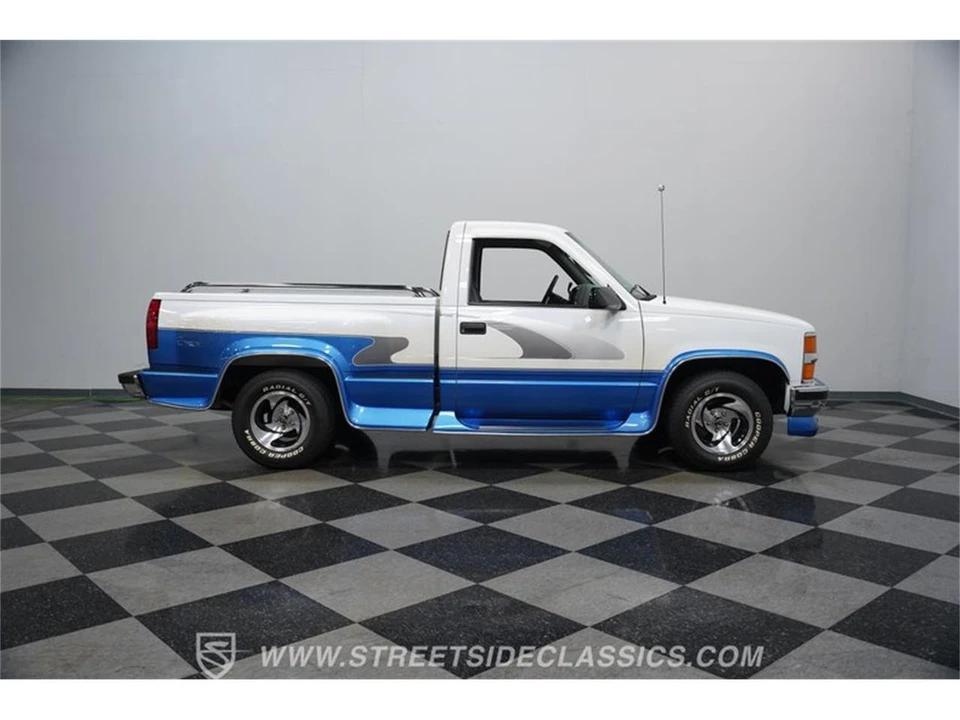 1995 Chevrolet Silverado - Image 13 of 31