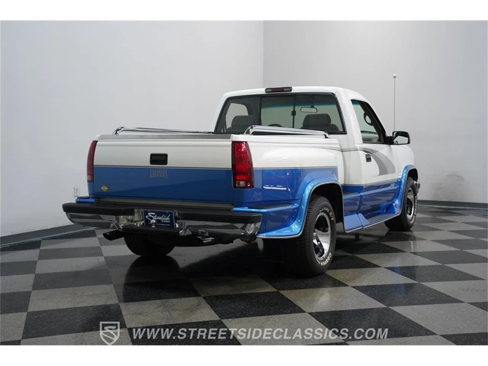 1995 Chevrolet Silverado - Image 10 of 31