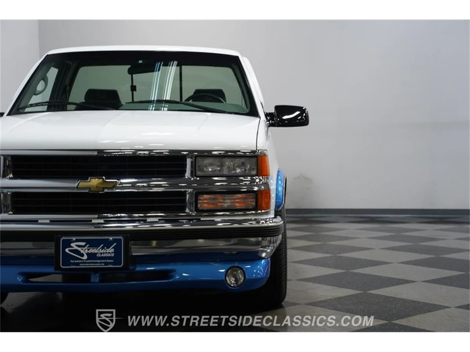 1995 Chevrolet Silverado - Image 18 of 31