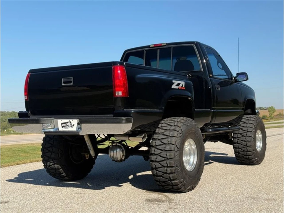 1995 Chevrolet Silverado - Image 17 of 31