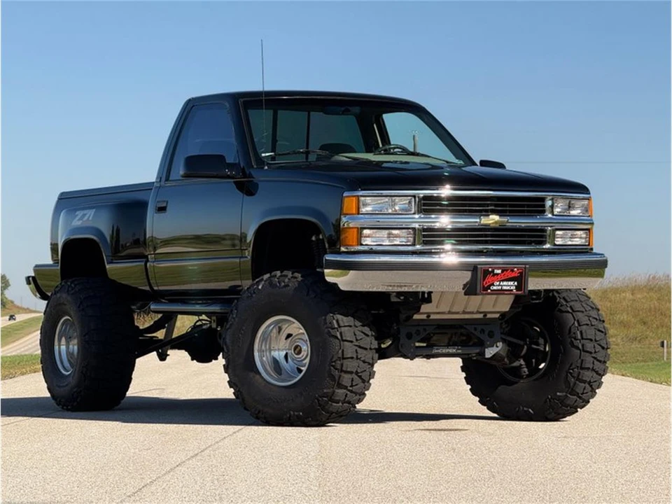 1995 Chevrolet Silverado - Image 5 of 31