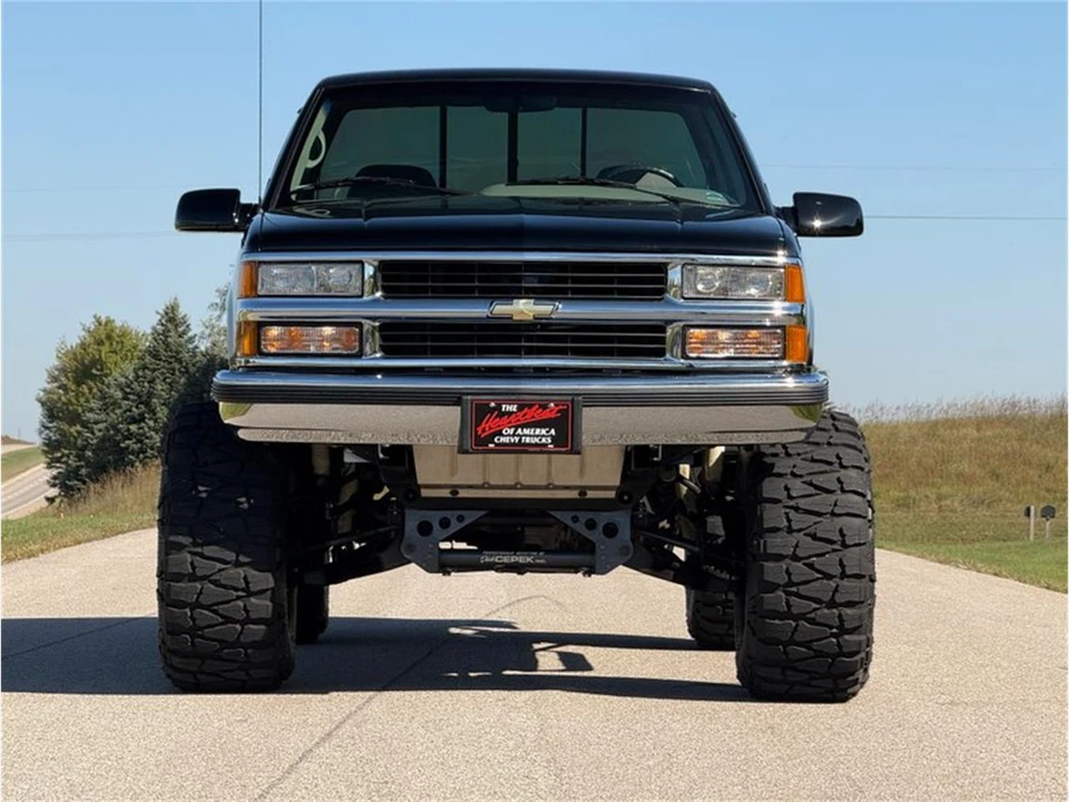 1995 Chevrolet Silverado - Image 10 of 31