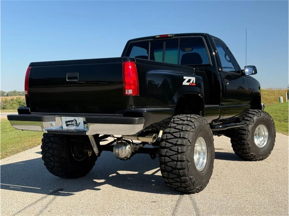 1995 Chevrolet Silverado - Image 18 of 31