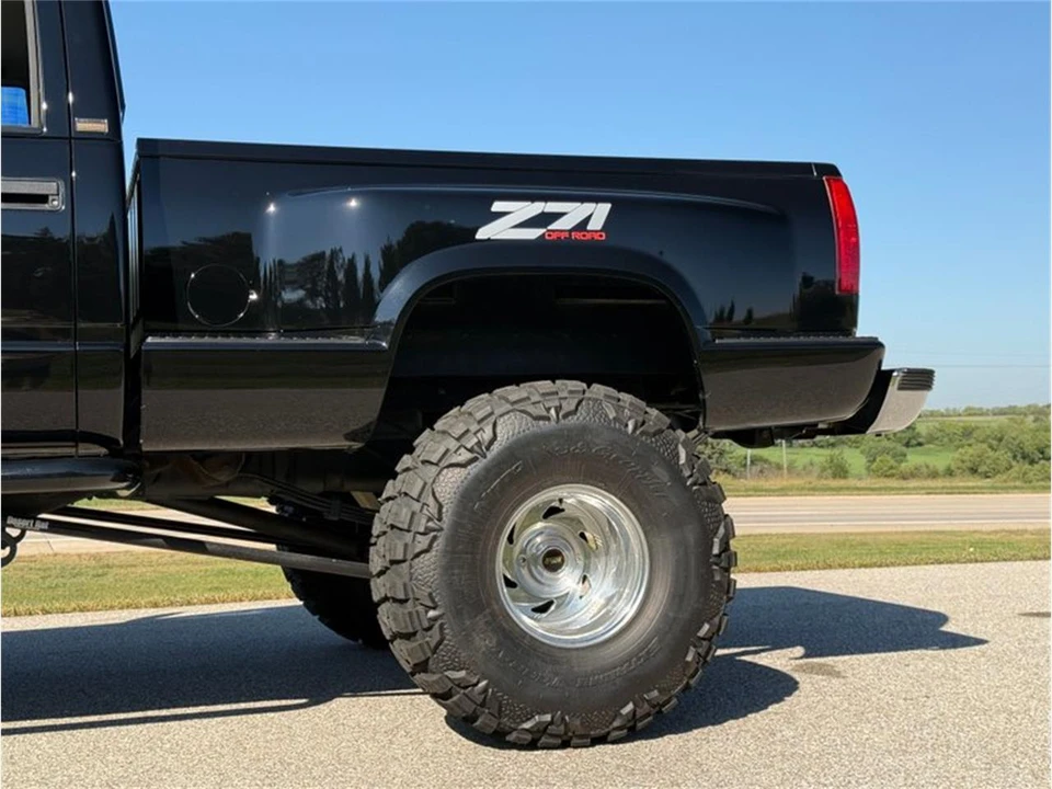 1995 Chevrolet Silverado - Image 28 of 31