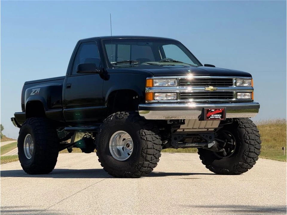 1995 Chevrolet Silverado - Image 3 of 31