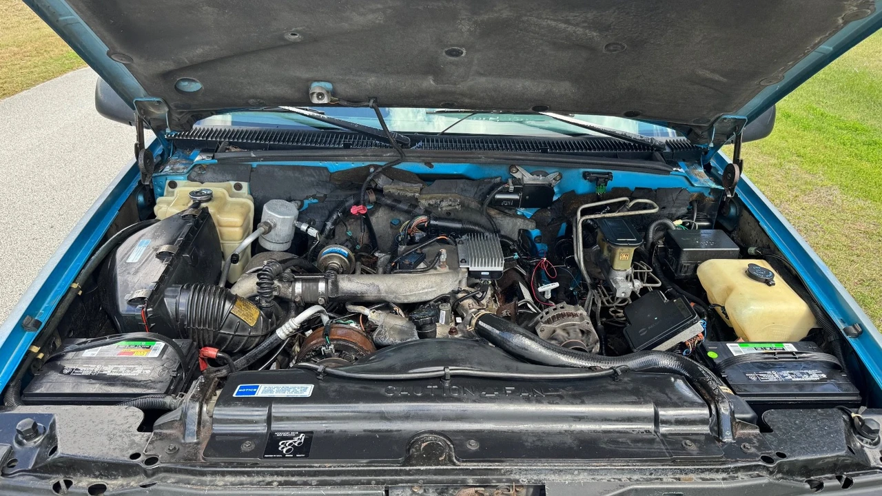 1995 Chevrolet Silverado 1st Gen - Image 16 of 21
