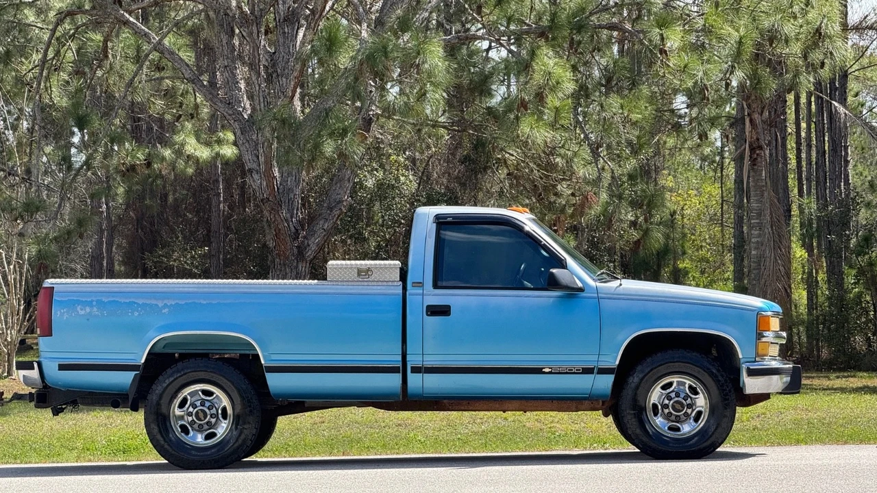 1995 Chevrolet Silverado 1st Gen - Image 5 of 21