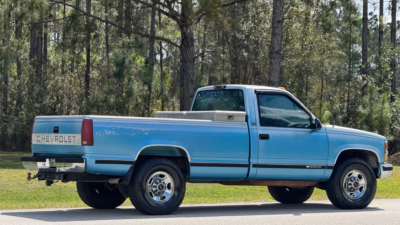 1995 Chevrolet Silverado 1st Gen - Image 6 of 21