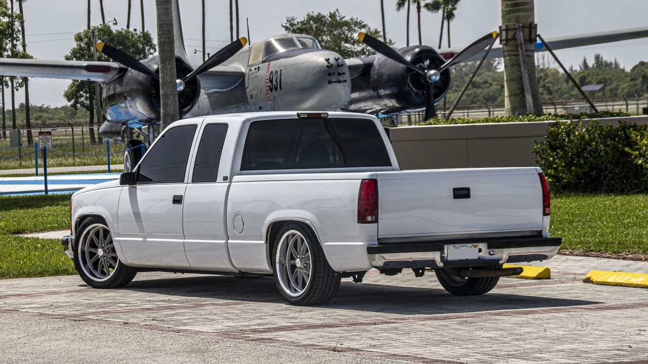 1995 Chevrolet C/K 4th Gen - Image 3 of 29