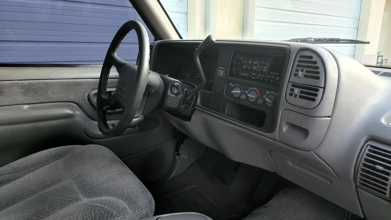 1995 Chevrolet C/K 4th Gen - Image 10 of 29