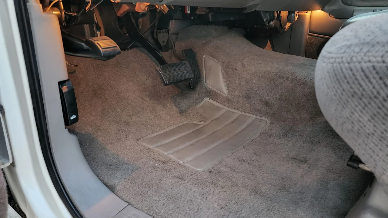 1995 Chevrolet C/K 4th Gen - Image 11 of 29