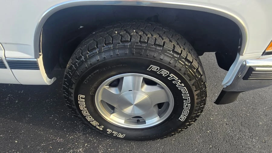 1995 Chevrolet C/K 4th Gen - Image 6 of 13