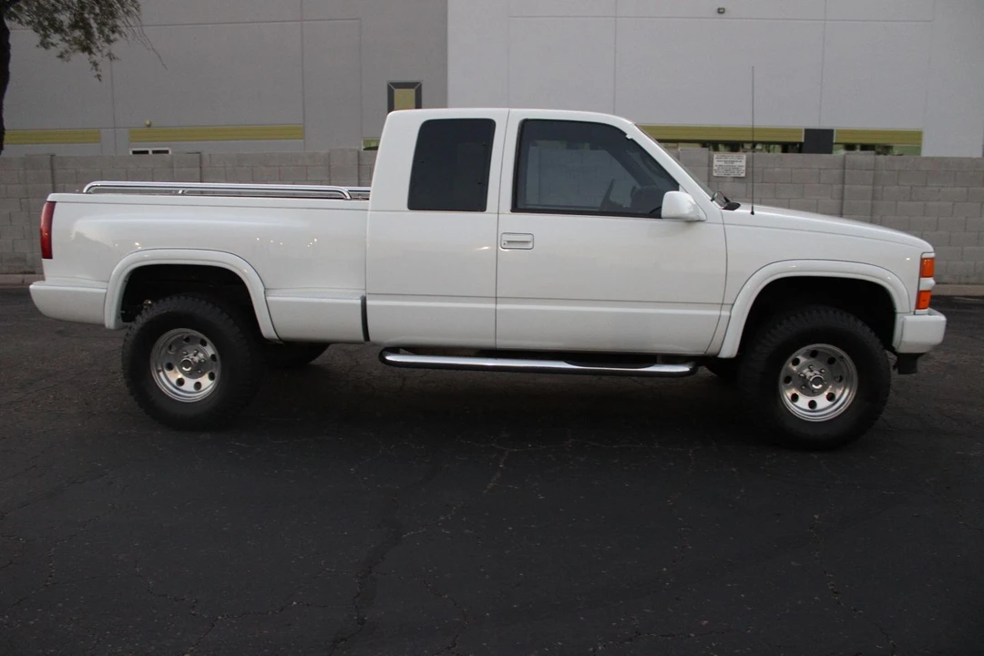 1995 Chevrolet Silverado 1st Gen - Image 2 of 21