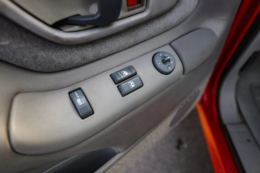 1995 Chevrolet Silverado - Image 27 of 31