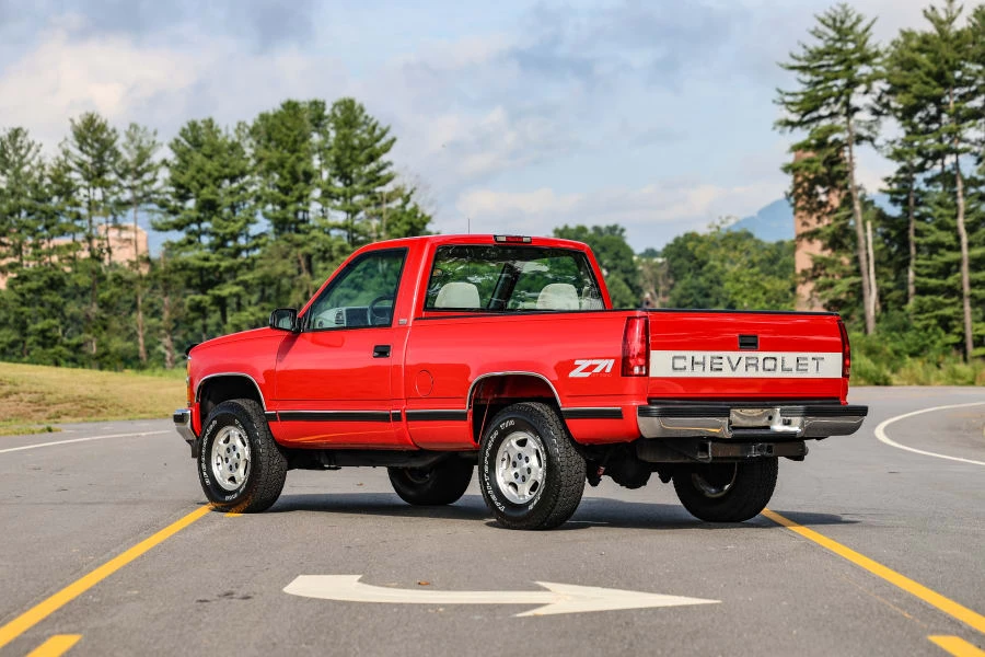 1995 Chevrolet Silverado - Image 8 of 31