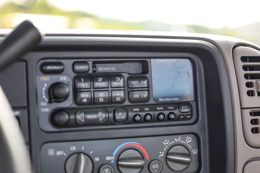 1995 Chevrolet Silverado - Image 26 of 31