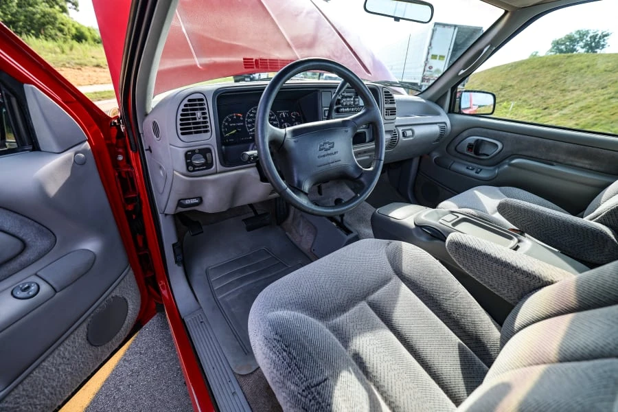 1995 Chevrolet Silverado - Image 20 of 31