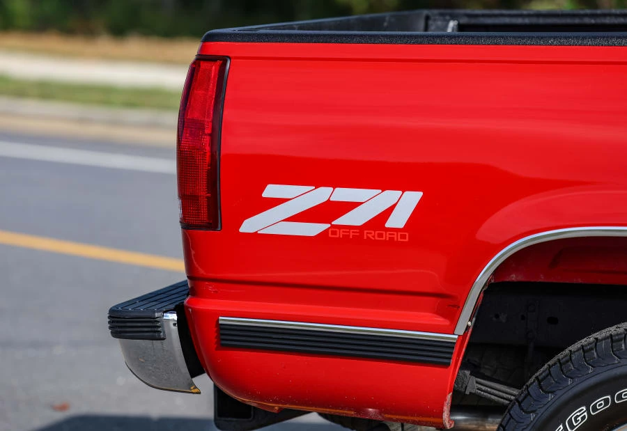 1995 Chevrolet Silverado - Image 17 of 31