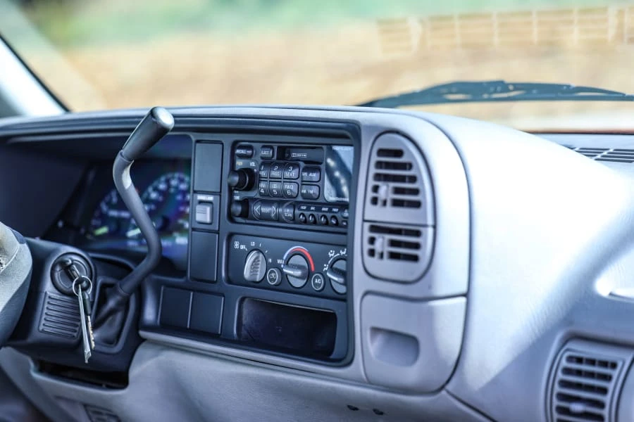 1995 Chevrolet Silverado - Image 24 of 31