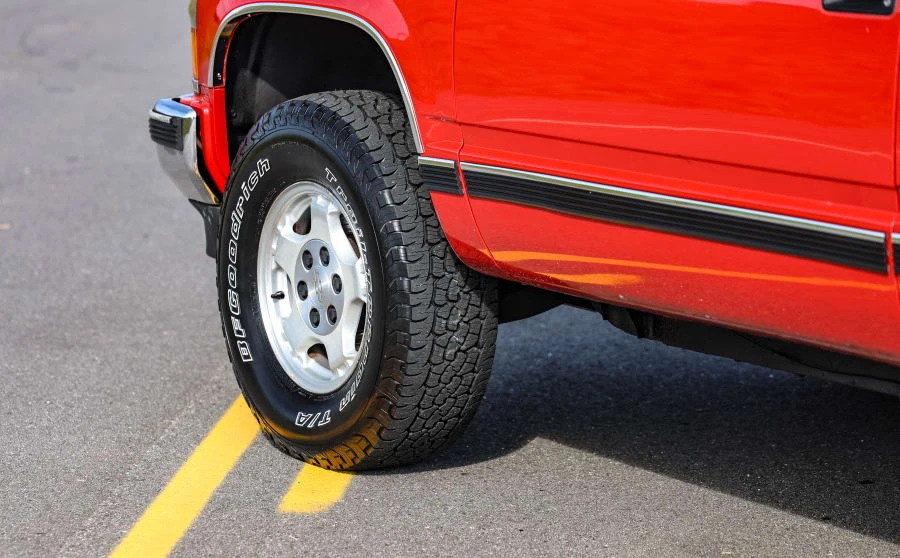 1995 Chevrolet Silverado - Image 10 of 31