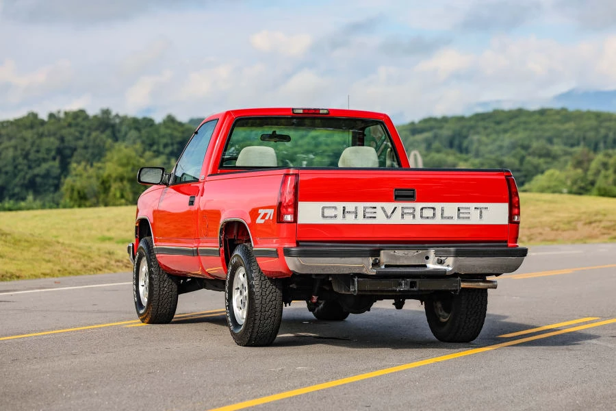 1995 Chevrolet Silverado - Image 7 of 31