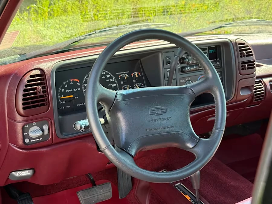1995 Chevrolet Silverado - Image 19 of 31