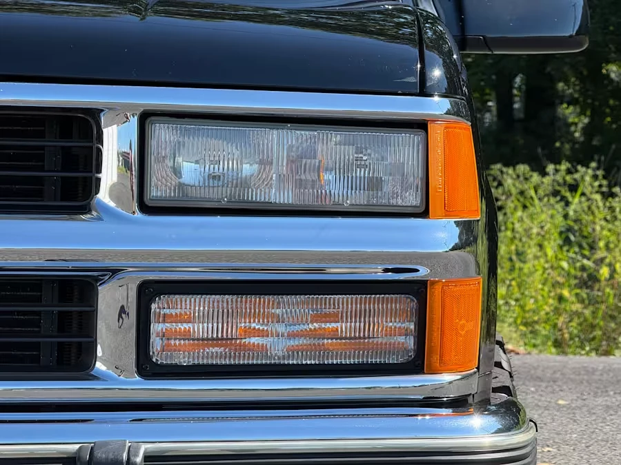 1995 Chevrolet Silverado - Image 10 of 31