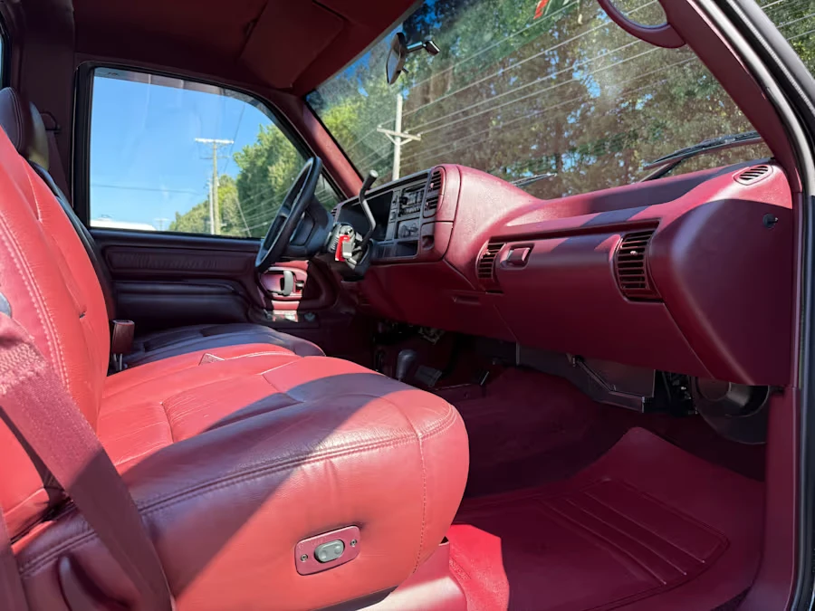 1995 Chevrolet Silverado - Image 27 of 31