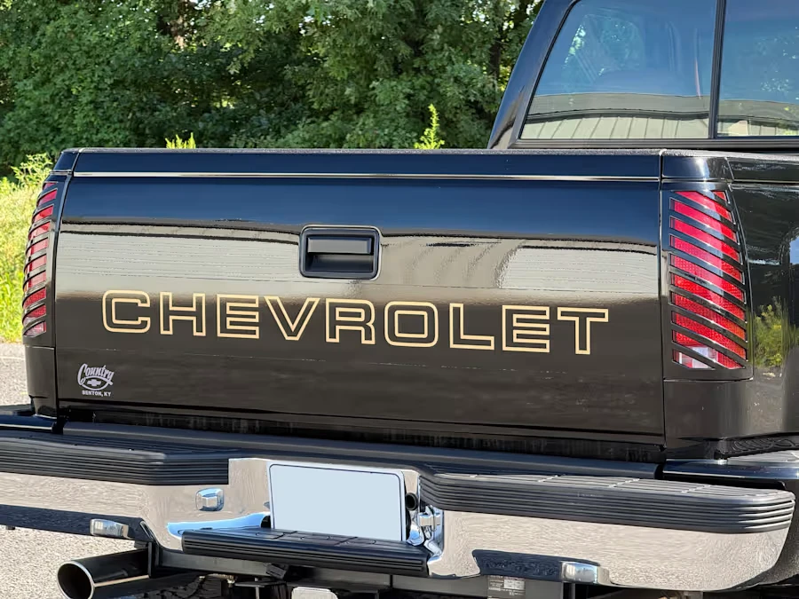 1995 Chevrolet Silverado - Image 11 of 31