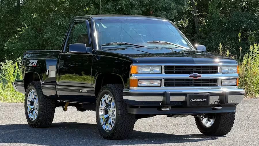 1995 Chevrolet Silverado - Image 6 of 31