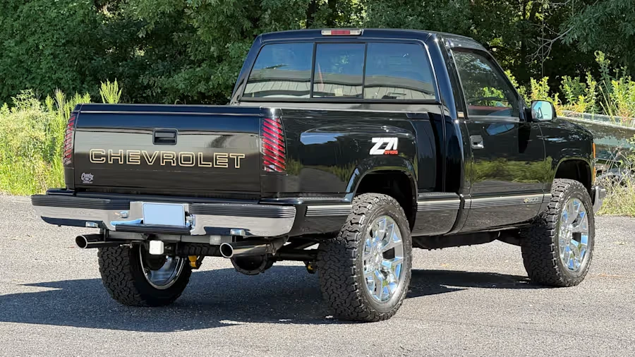 1995 Chevrolet Silverado - Image 3 of 31