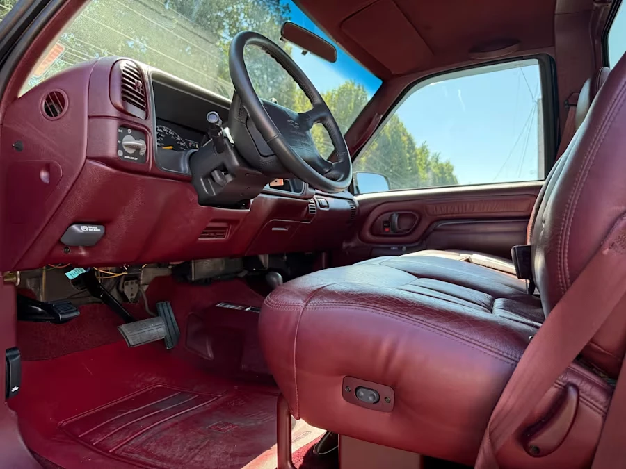1995 Chevrolet Silverado - Image 28 of 31