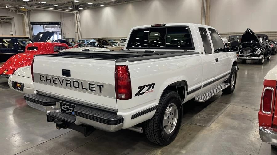 1995 Chevrolet Silverado - Image 2 of 4