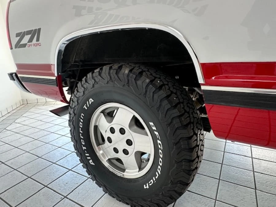 1995 Chevrolet Silverado - Image 10 of 23