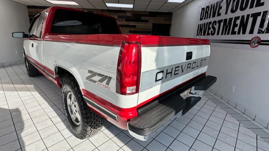 1995 Chevrolet Silverado - Image 3 of 23