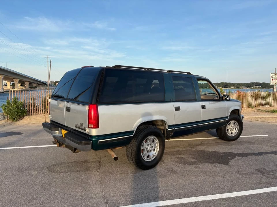 1995 Chevrolet Suburban 8th Gen - Image 3 of 9