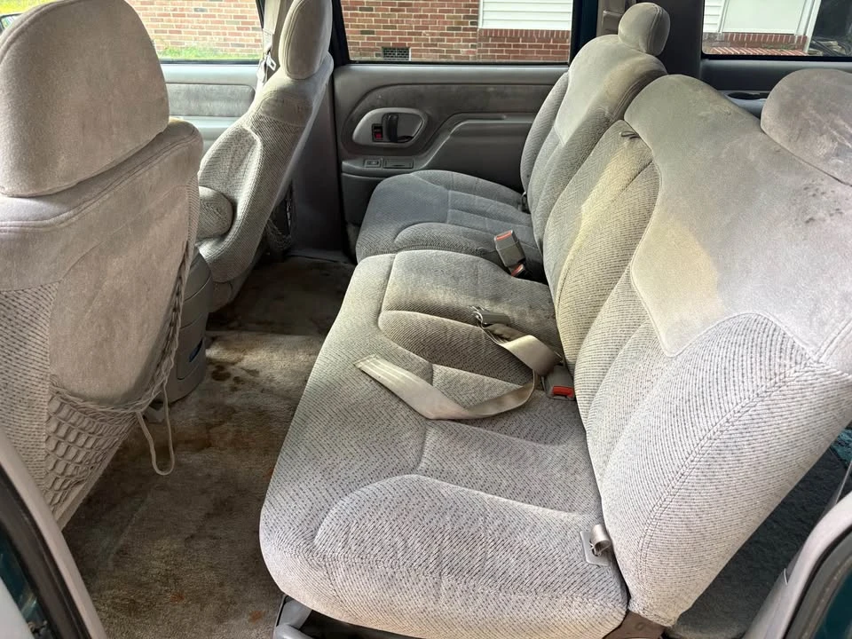 1995 Chevrolet Suburban 8th Gen - Image 7 of 9