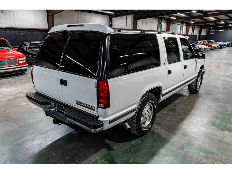 1995 Chevrolet Suburban 8th Gen - Image 5 of 26