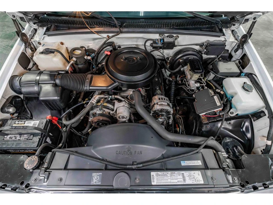 1995 Chevrolet Suburban 8th Gen - Image 10 of 26
