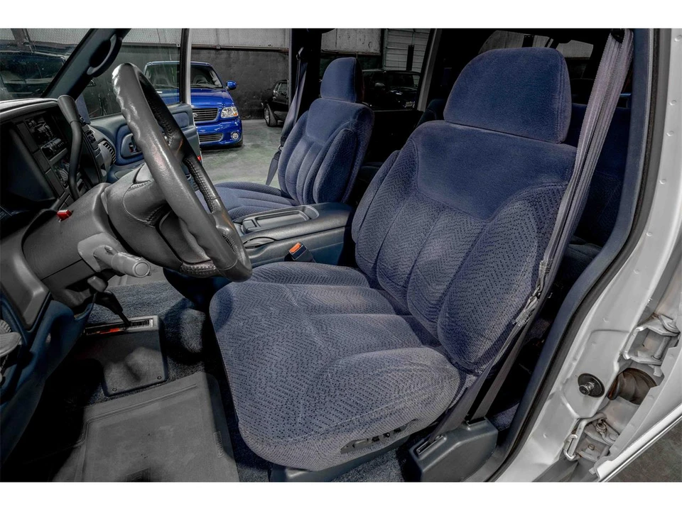 1995 Chevrolet Suburban 8th Gen - Image 13 of 26