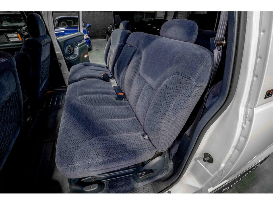 1995 Chevrolet Suburban 8th Gen - Image 19 of 26