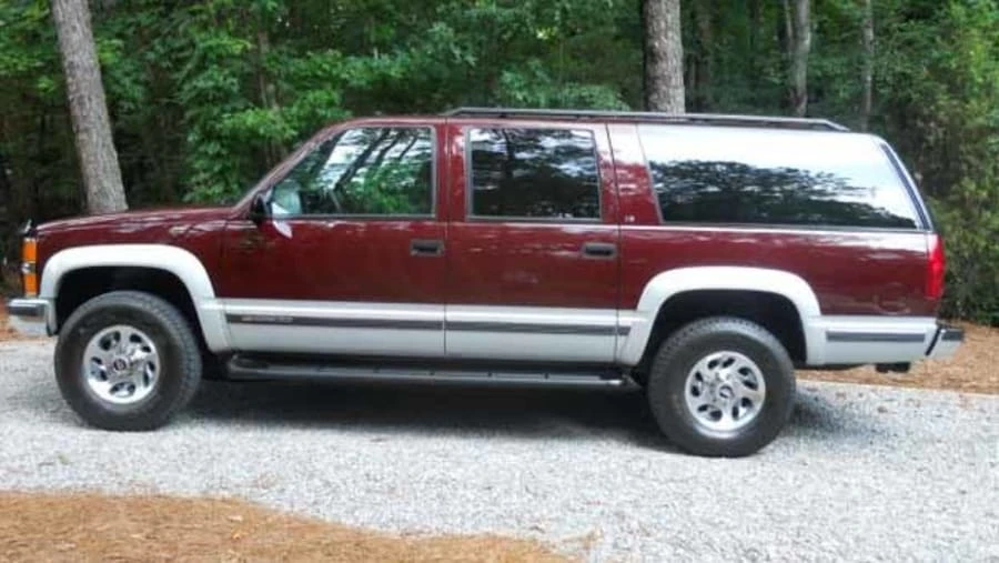1995 Chevrolet Suburban 8th Gen - Image 2 of 9