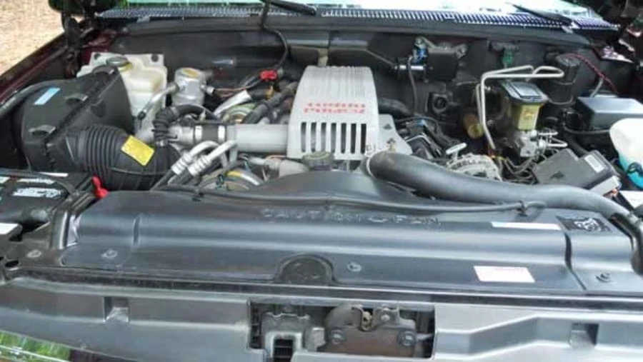 1995 Chevrolet Suburban 8th Gen - Image 6 of 9