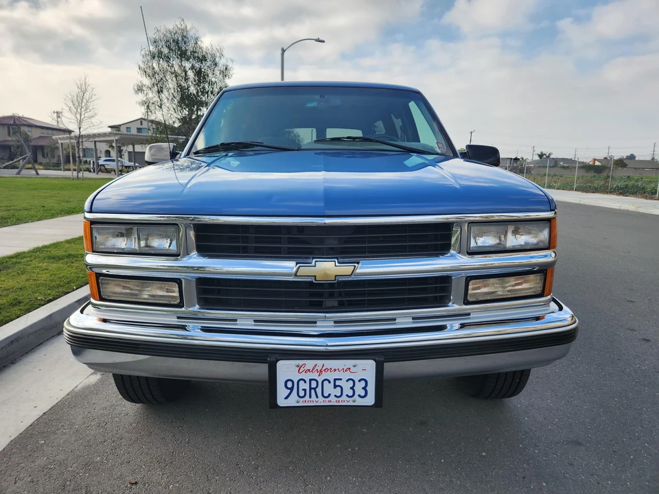 1995 Chevrolet Suburban 8th Gen - Image 6 of 31
