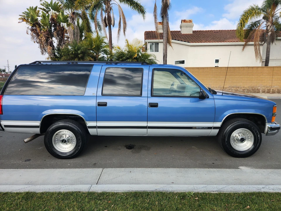 1995 Chevrolet Suburban 8th Gen - Image 12 of 31