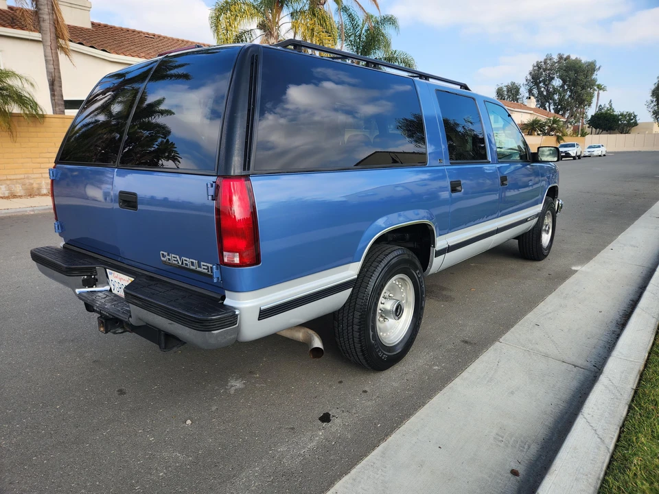 1995 Chevrolet Suburban 8th Gen - Image 11 of 31