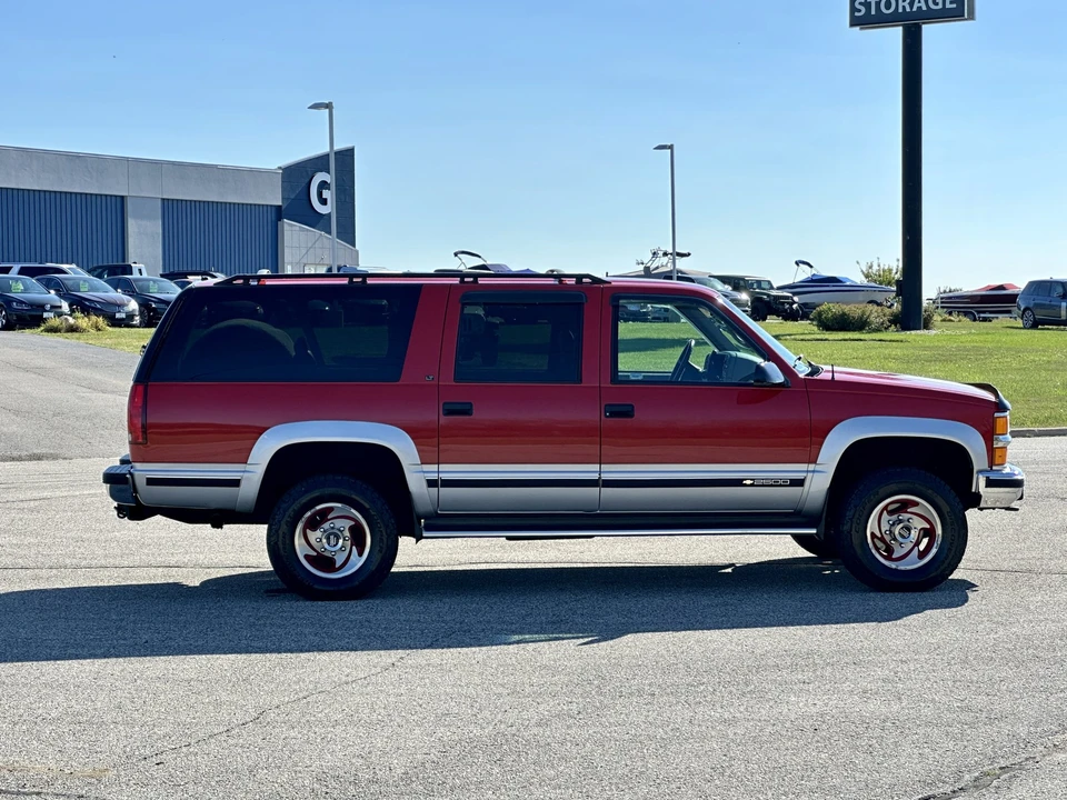 1995 Chevrolet Suburban 8th Gen - Image 13 of 31