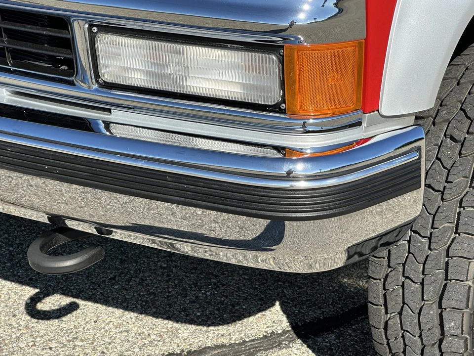 1995 Chevrolet Suburban 8th Gen - Image 20 of 31
