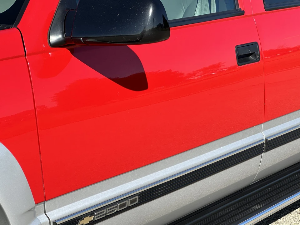 1995 Chevrolet Suburban 8th Gen - Image 24 of 31