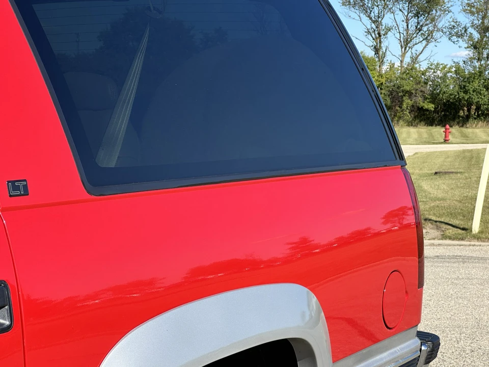 1995 Chevrolet Suburban 8th Gen - Image 30 of 31